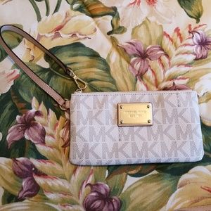 Michael Kors wristlet
